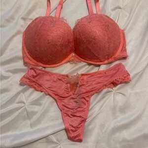 Victoria's Secret Coral Lace very sexy push-up and thong panty set NWOT